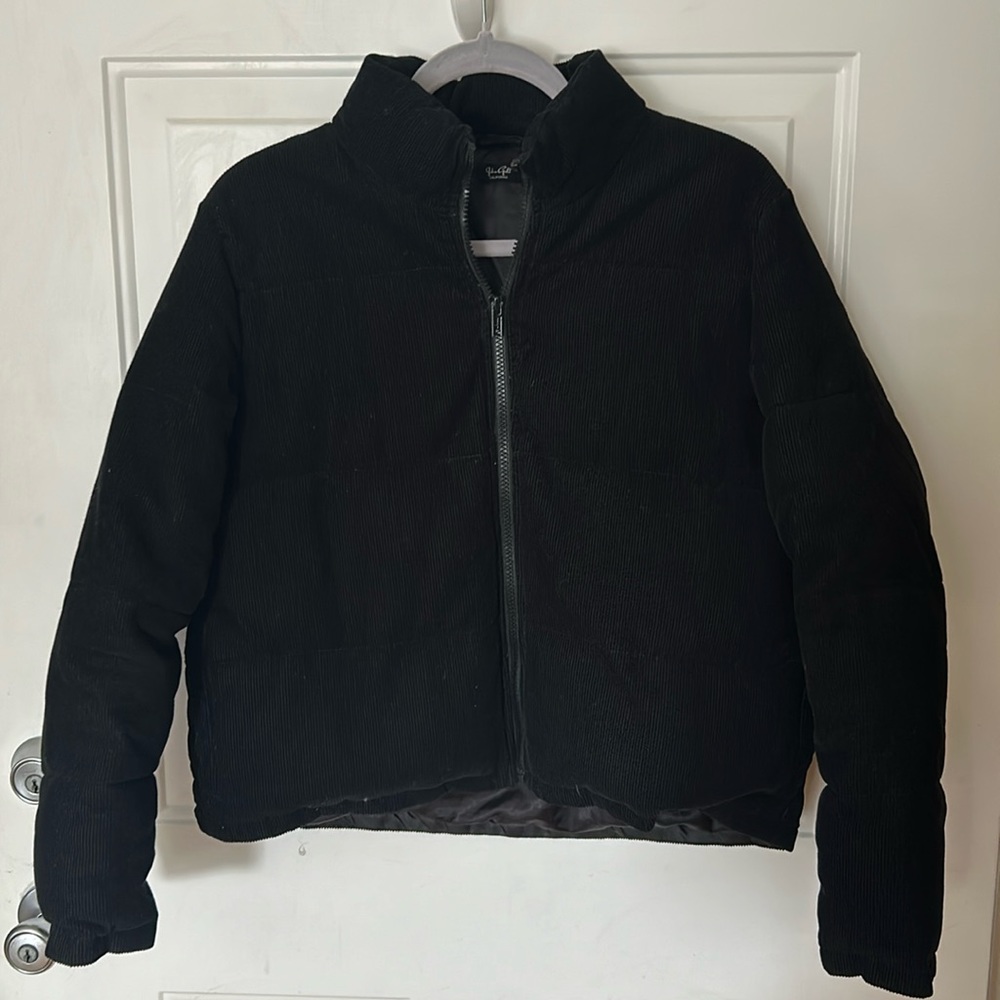 Cropped black cord puffer